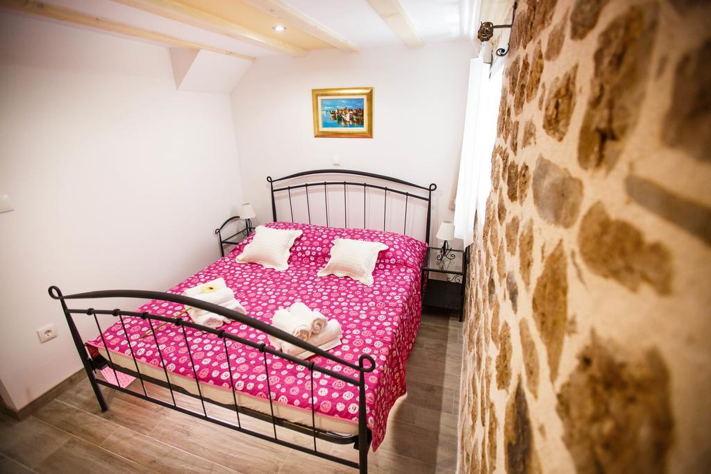 Studio Apartments Bonaca Split Exterior photo