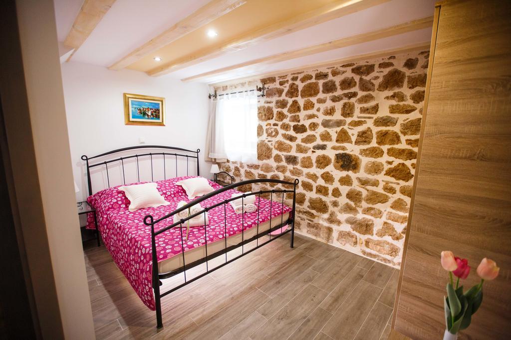 Studio Apartments Bonaca Split Exterior photo